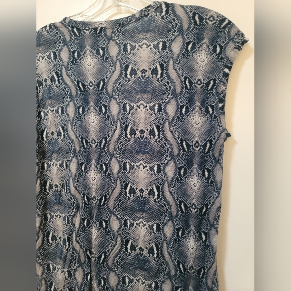 Bcbgmaxazria Blue Snakeskin Print Hera Draped Neck Sleeveless Top Size Small - Picture 10 of 12